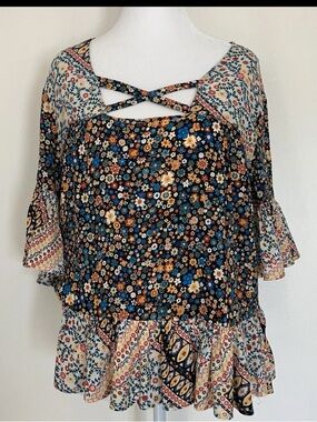 BCBG Top Medium Floral Short Sleeve Peasant Blouse Cottage Romantic Garden